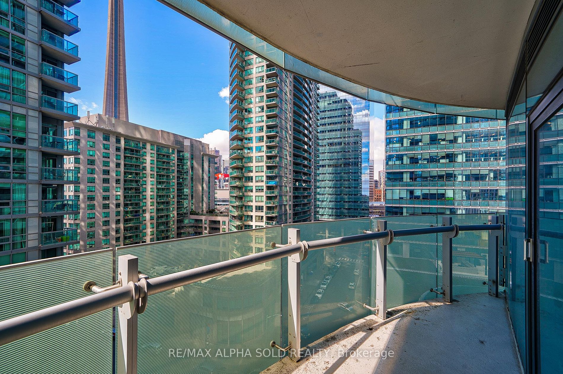 12 York St, #707