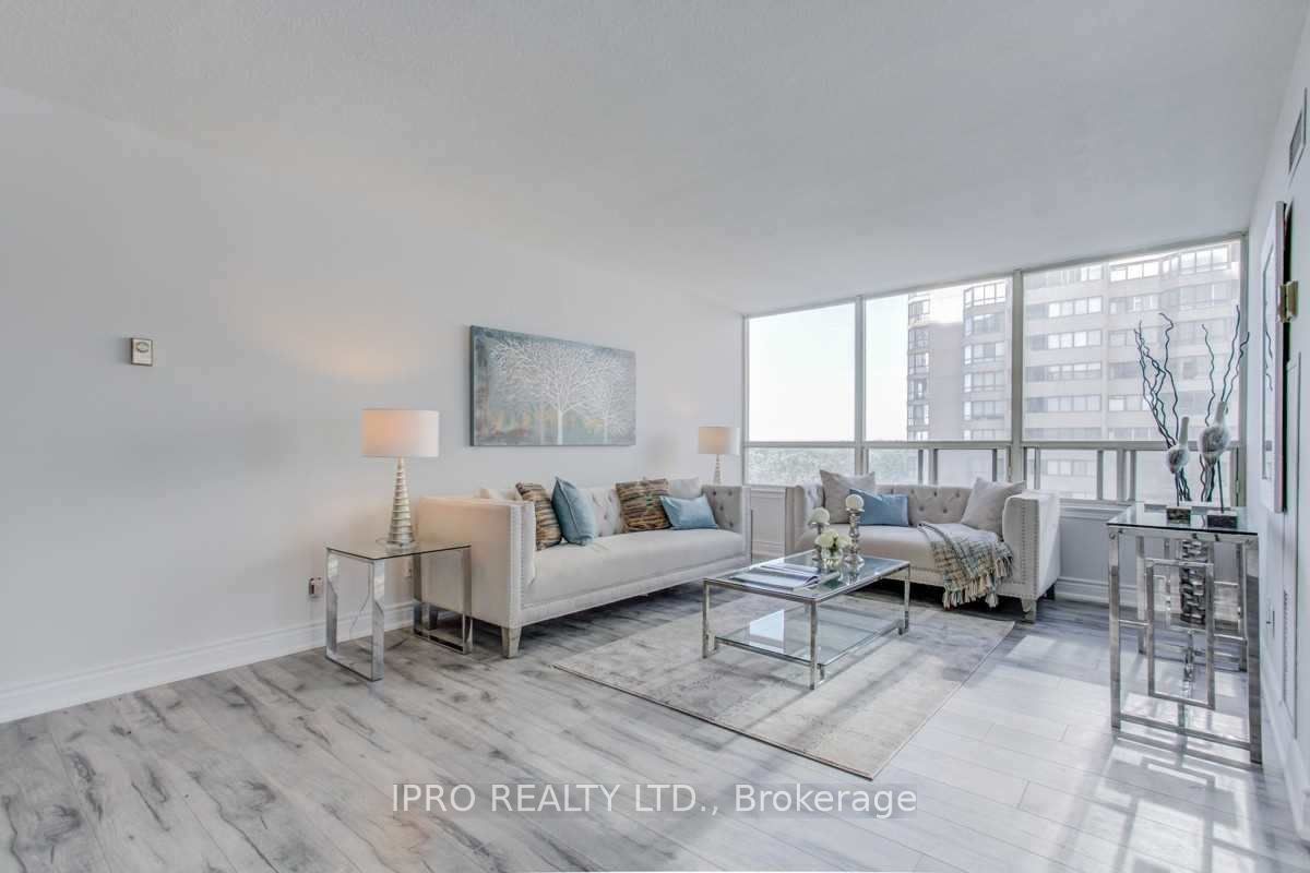 30 Greenfield Avenue, #706