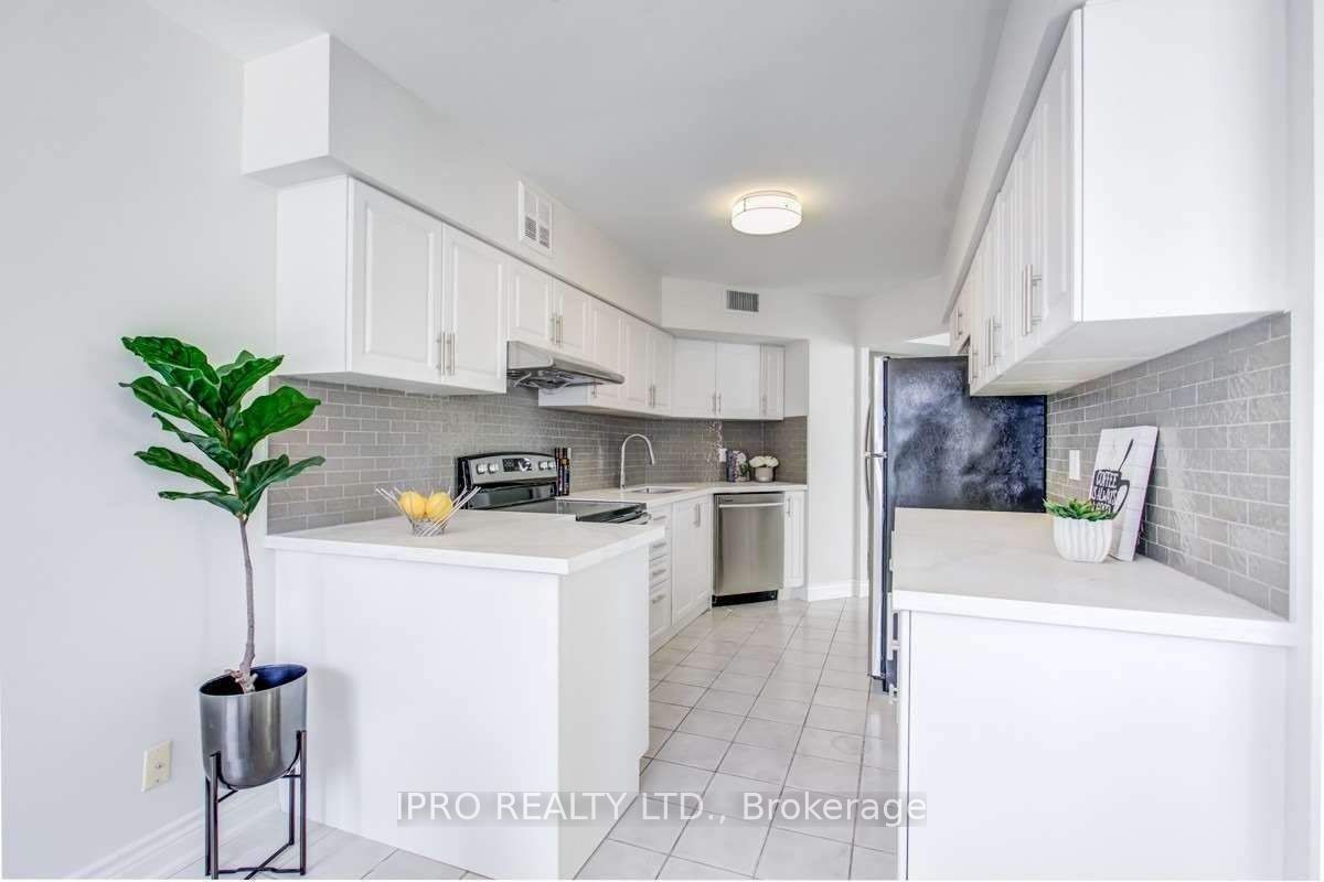 30 Greenfield Avenue, #706