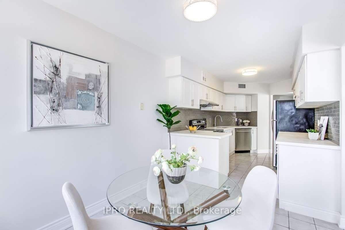 30 Greenfield Avenue, #706