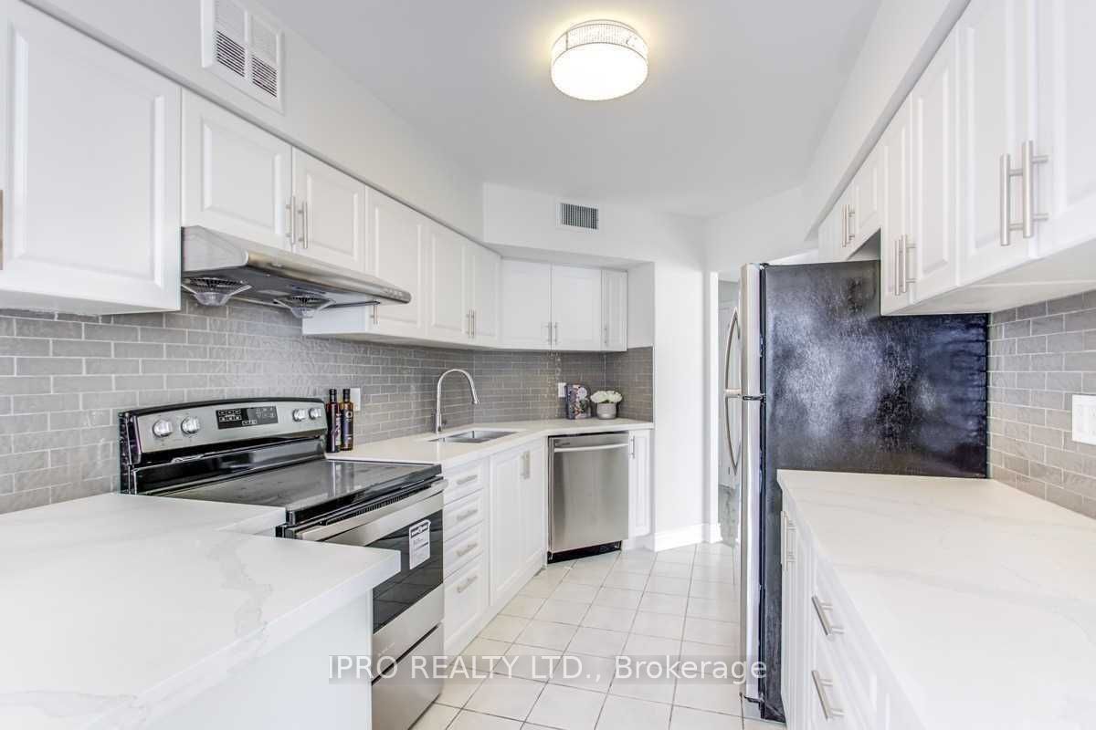 30 Greenfield Avenue, #706