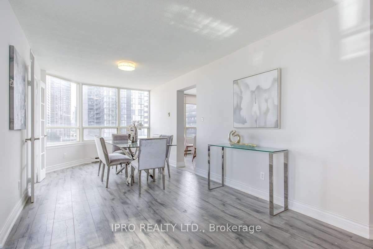30 Greenfield Avenue, #706