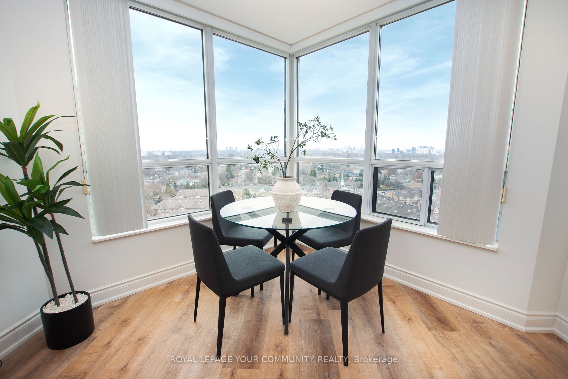 10 Northtown Way, #1602