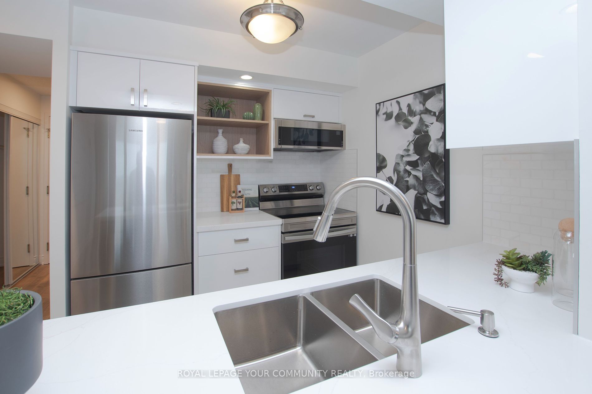 10 Northtown Way, #1602