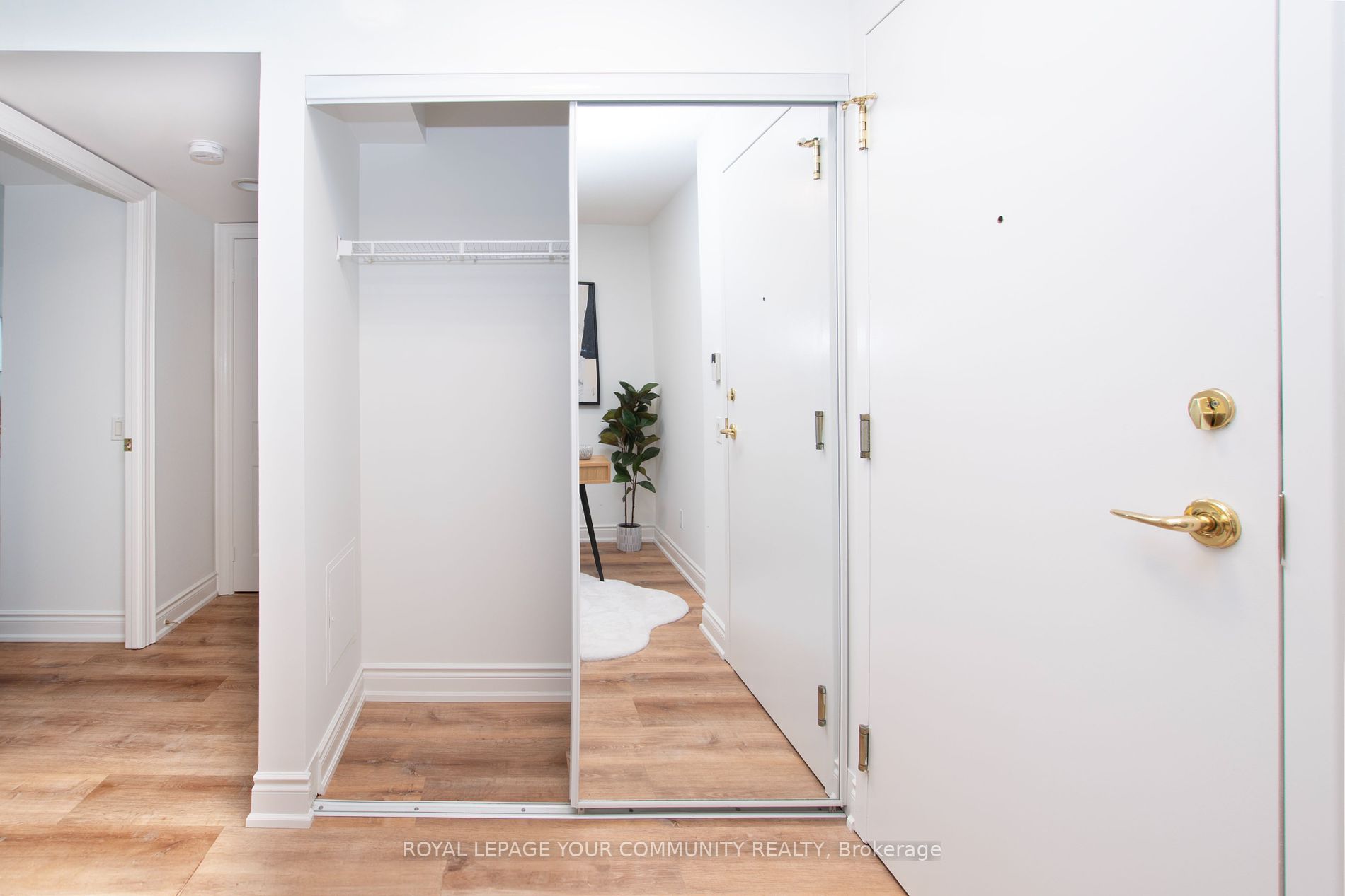 10 Northtown Way, #1602