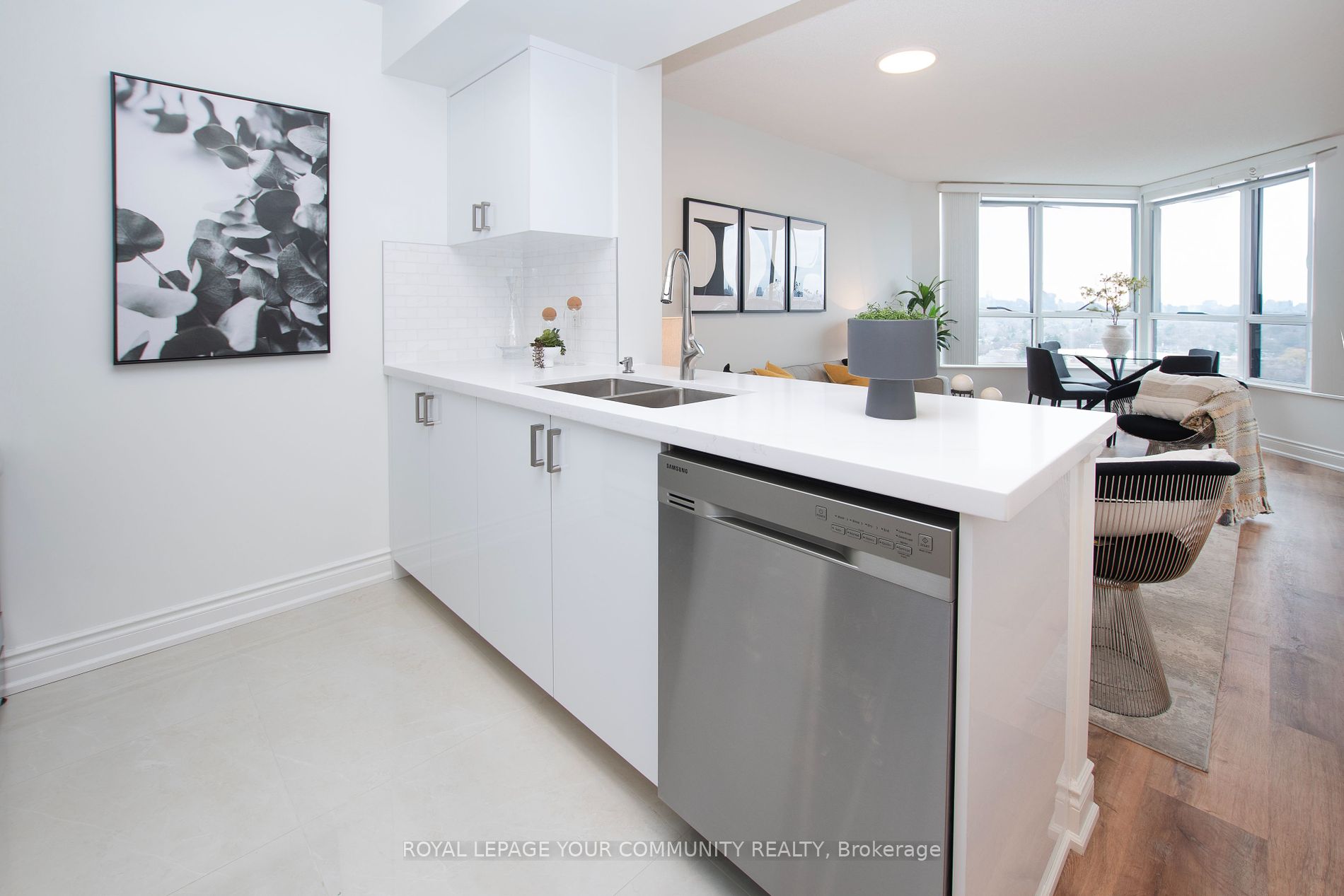 10 Northtown Way, #1602
