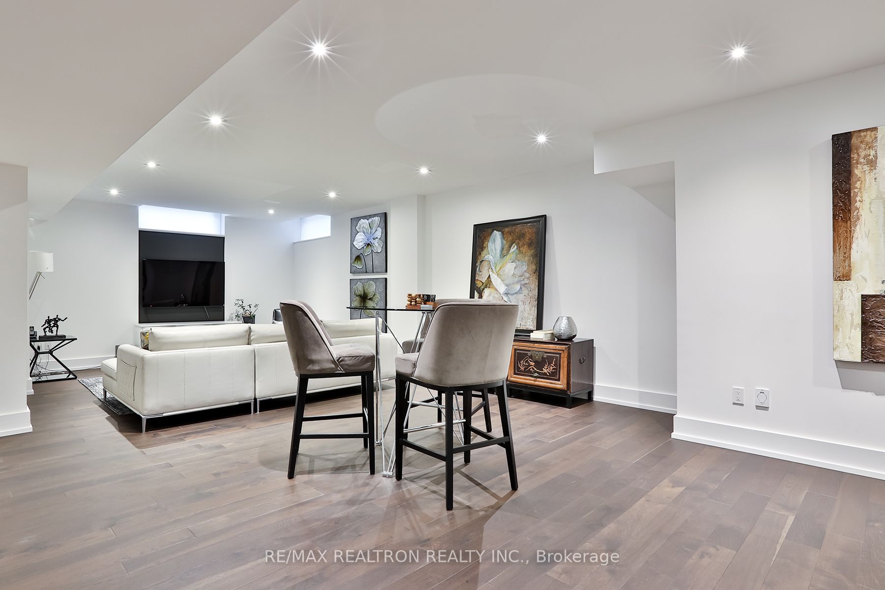 3 Valliere Place