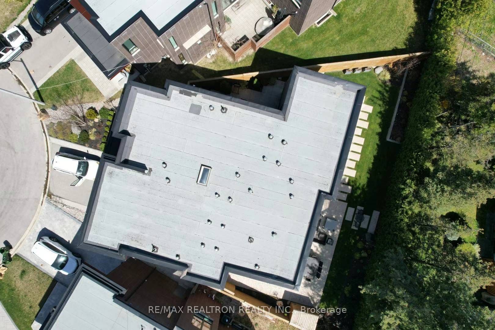 3 Valliere Place