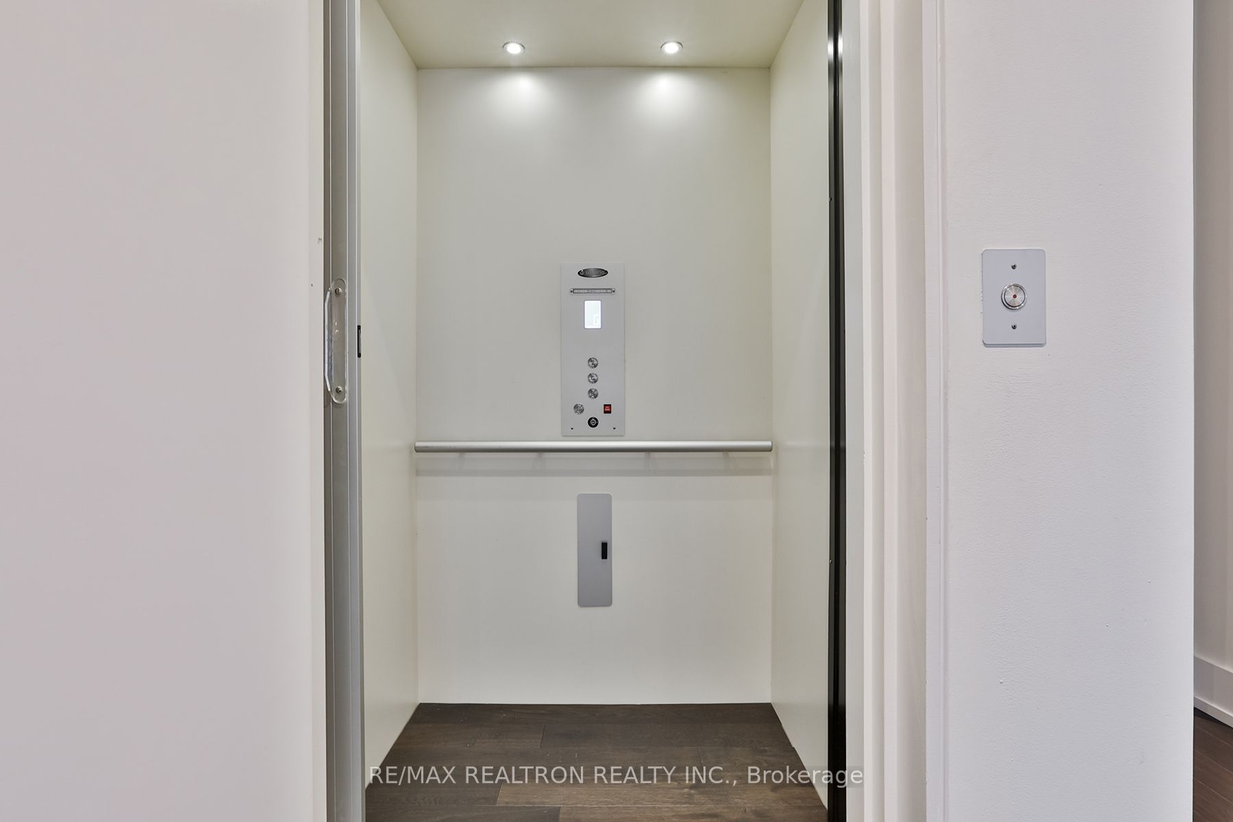 3 Valliere Place