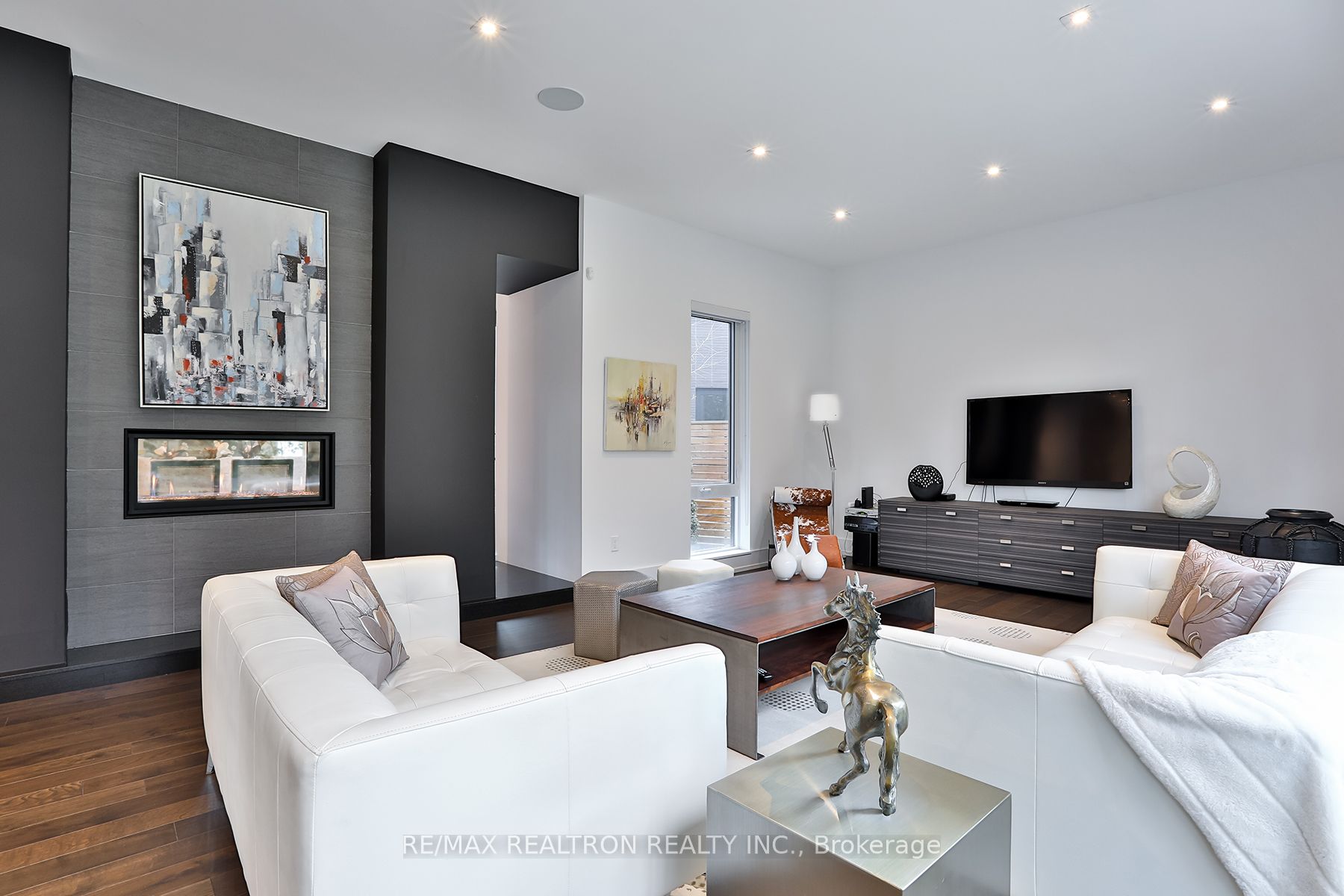 3 Valliere Place