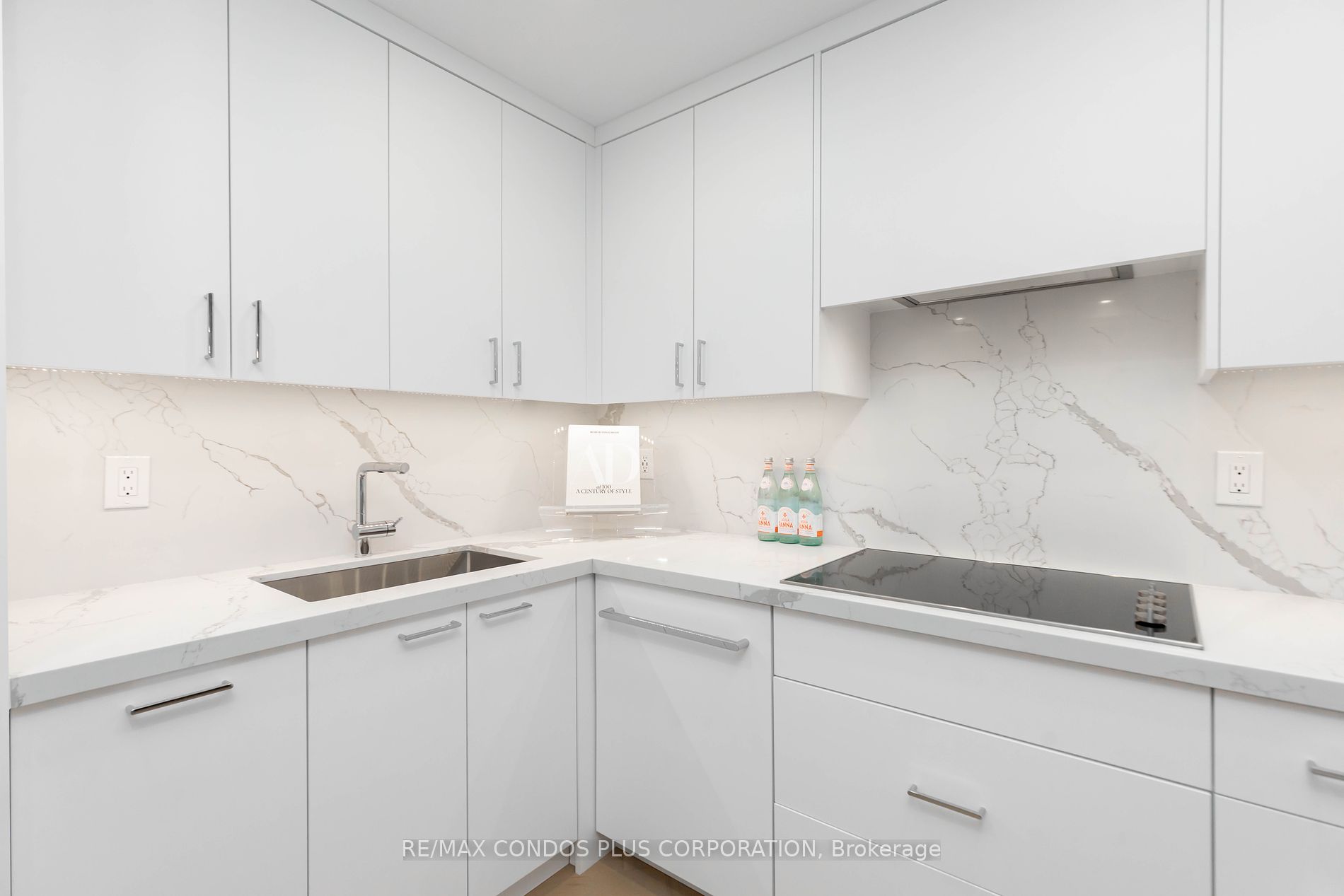 10 Bellair St, #801