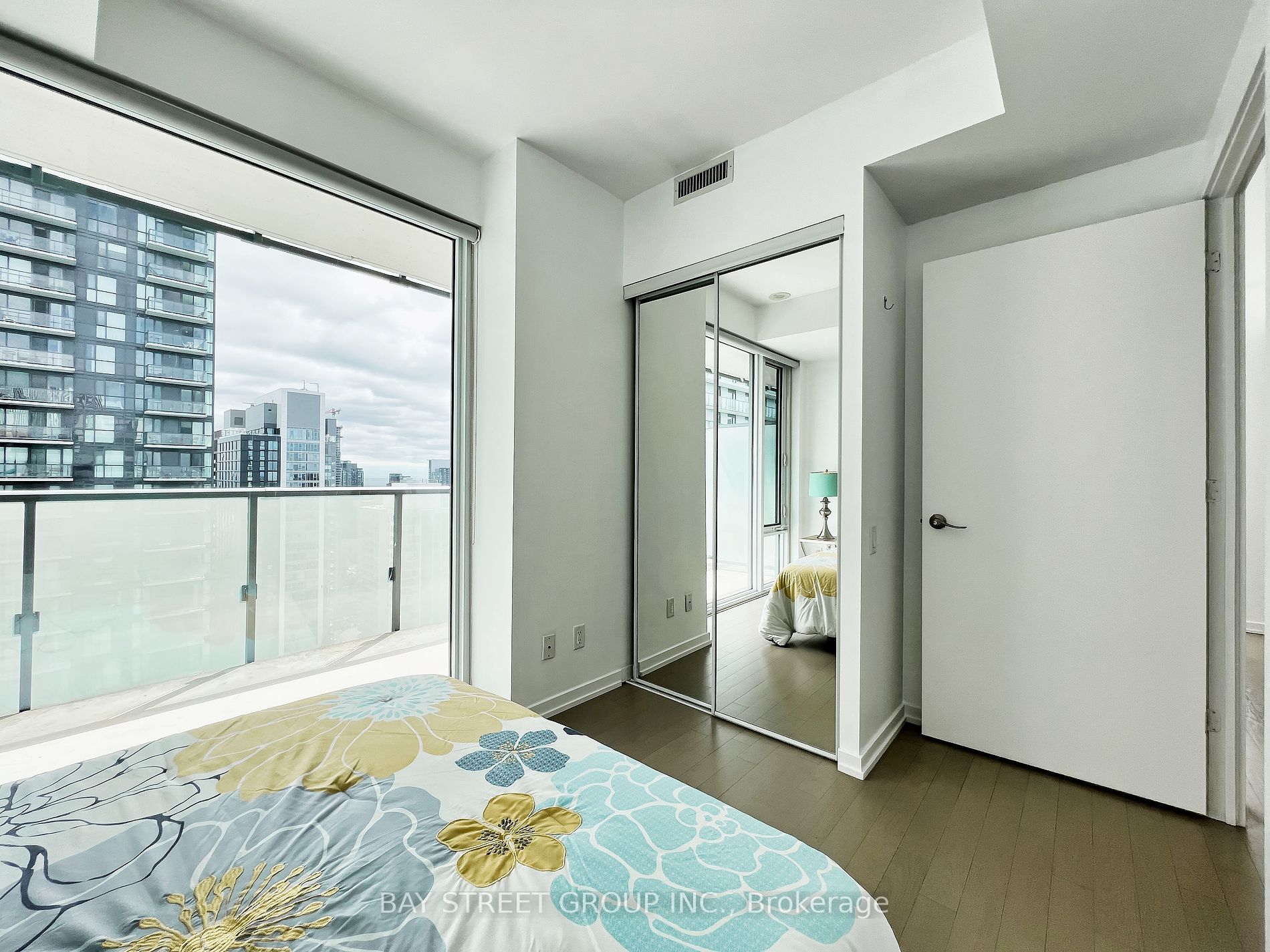 101 Peter St, #4009