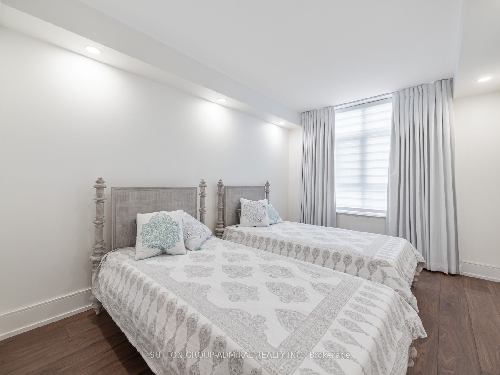 75 York Mills Road, #301