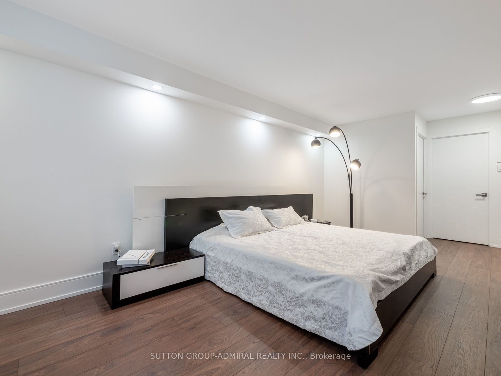 75 York Mills Road, #301