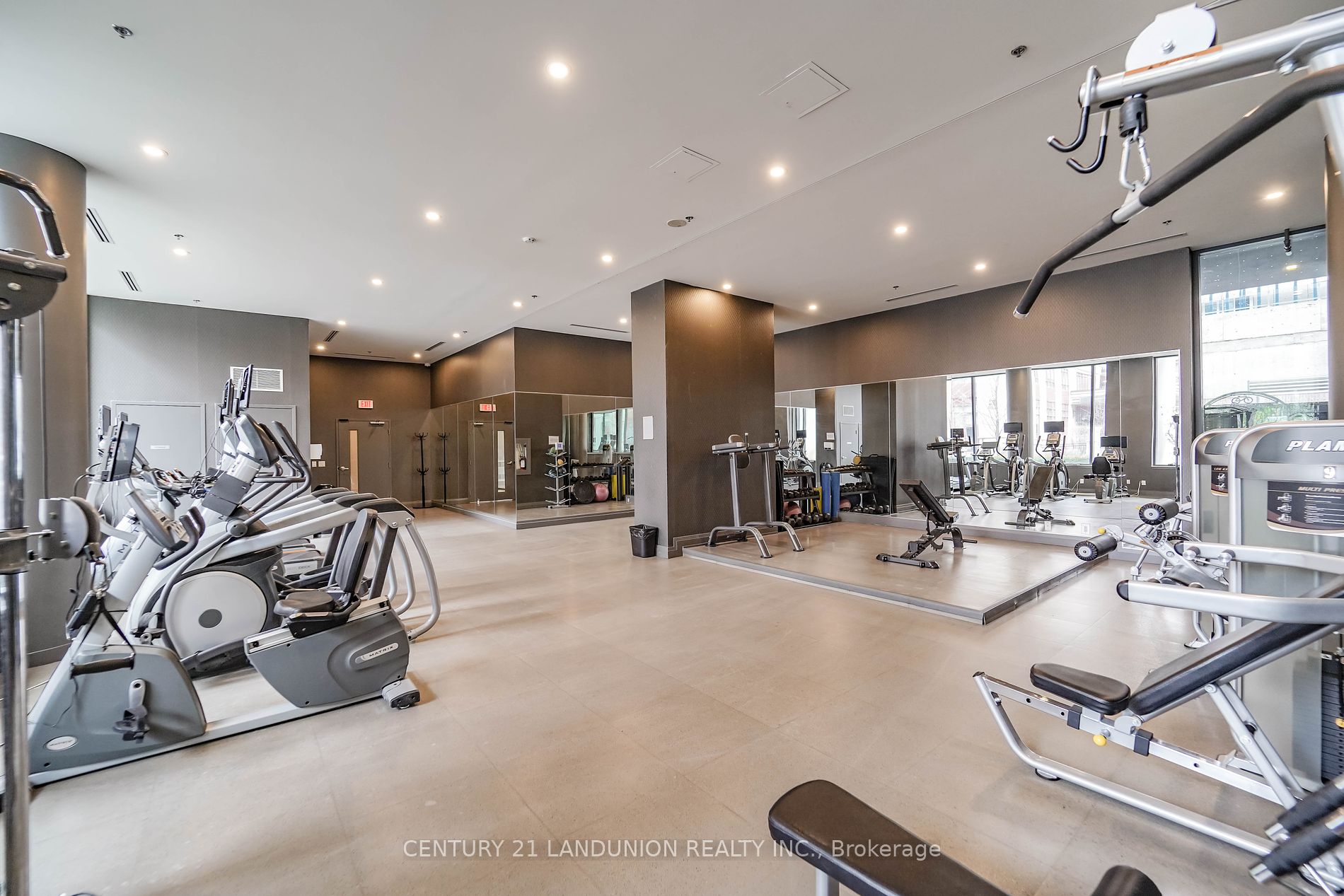 18 Rean Dr, #711