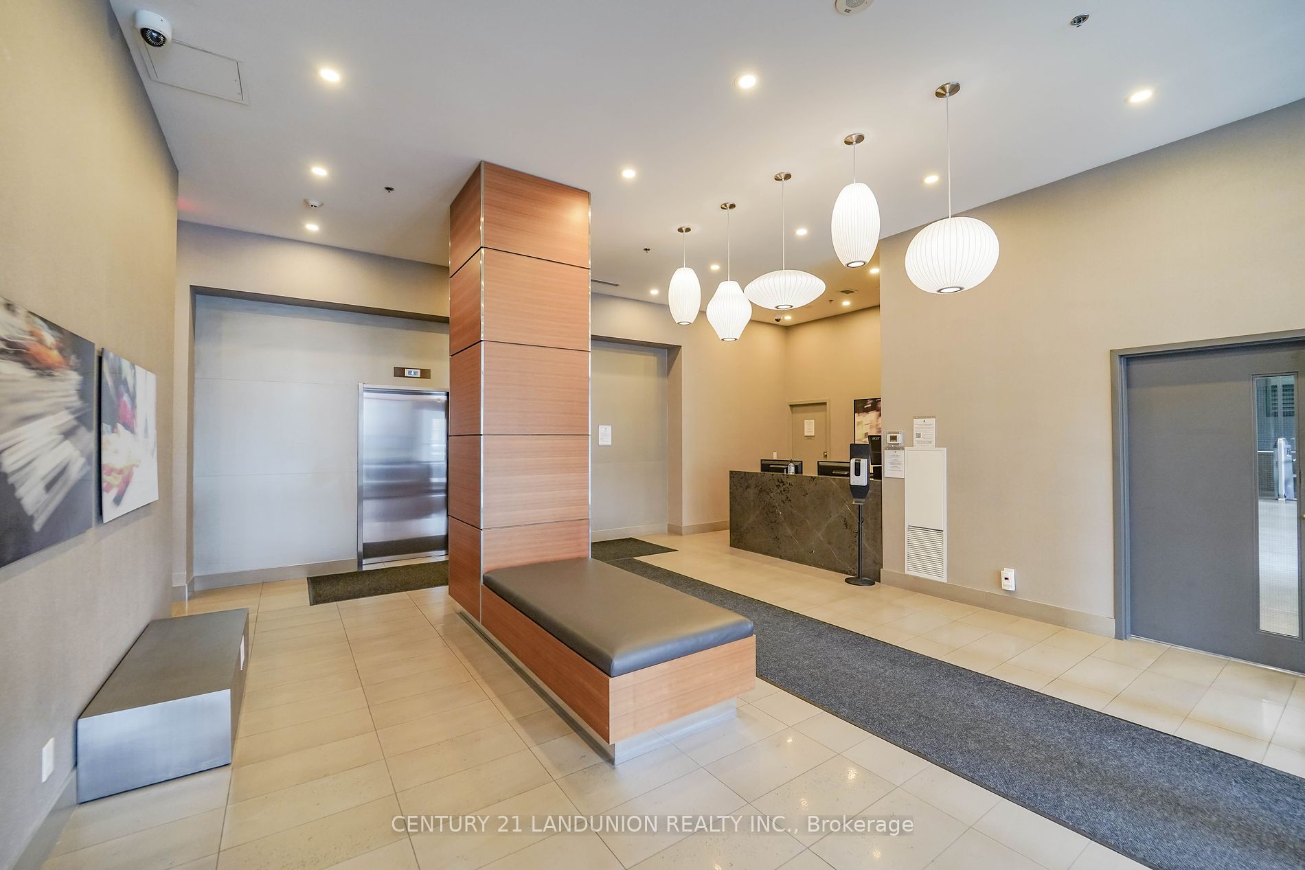 18 Rean Dr, #711