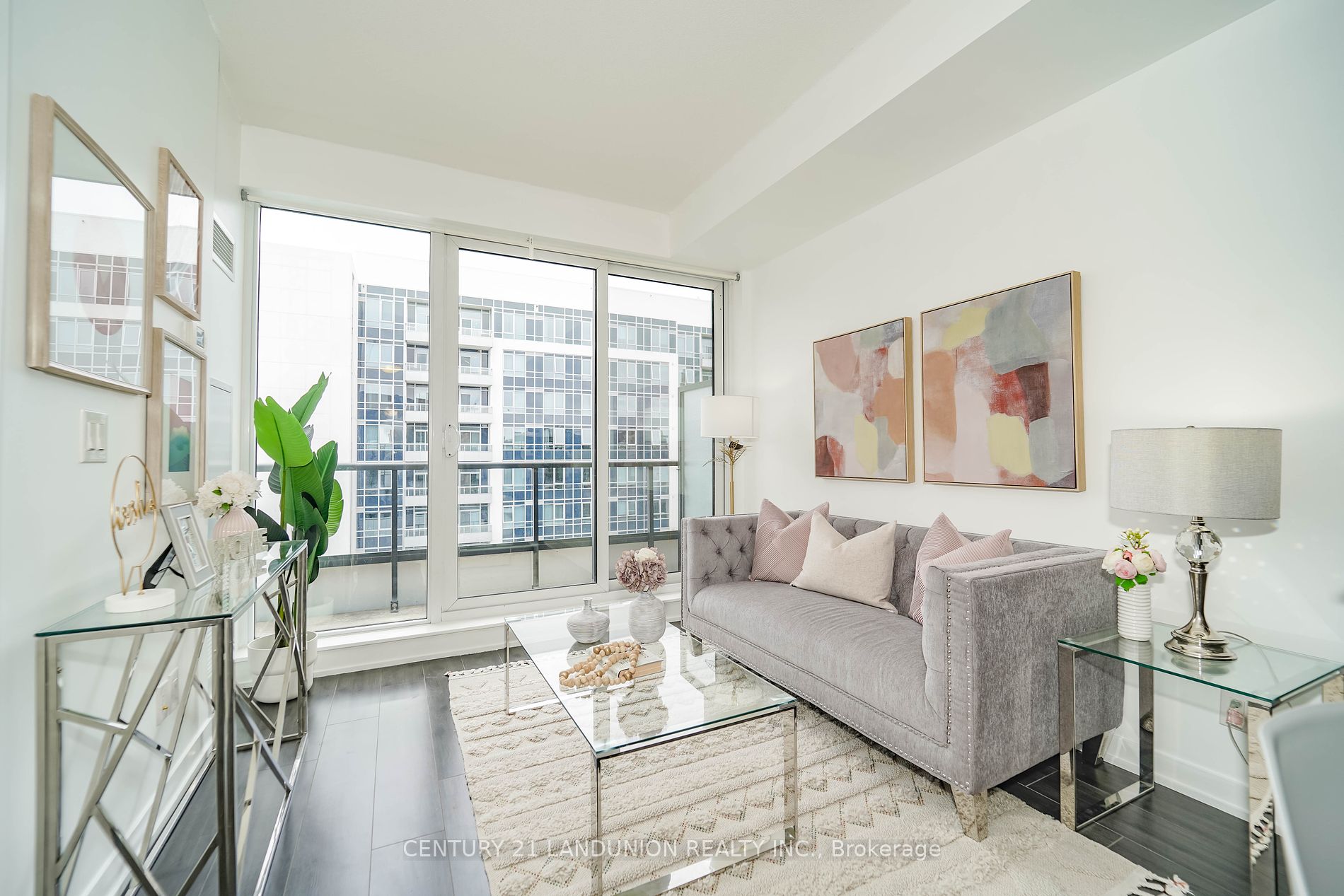 18 Rean Dr, #711