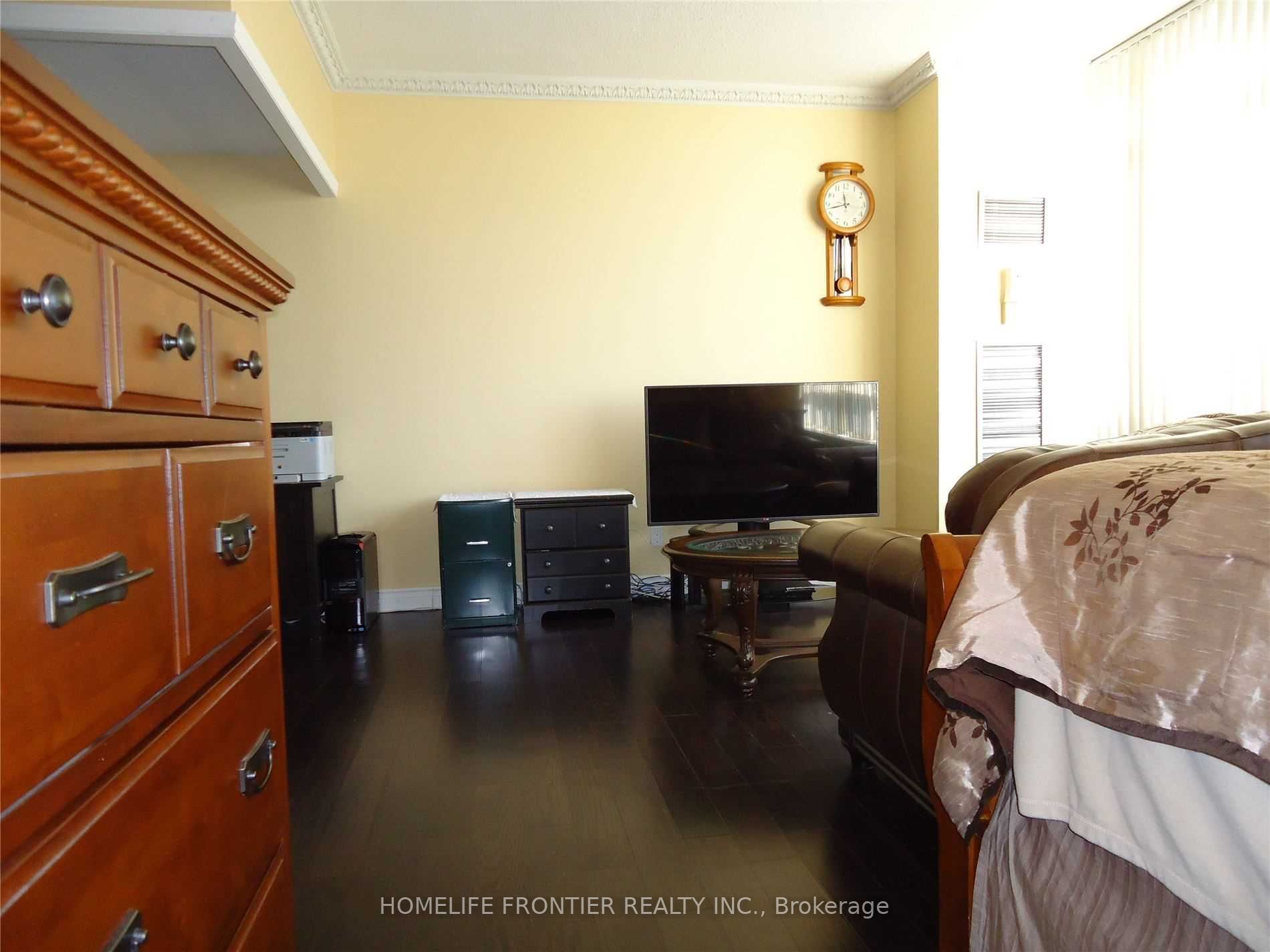 7 Bishop Avenue, #2401