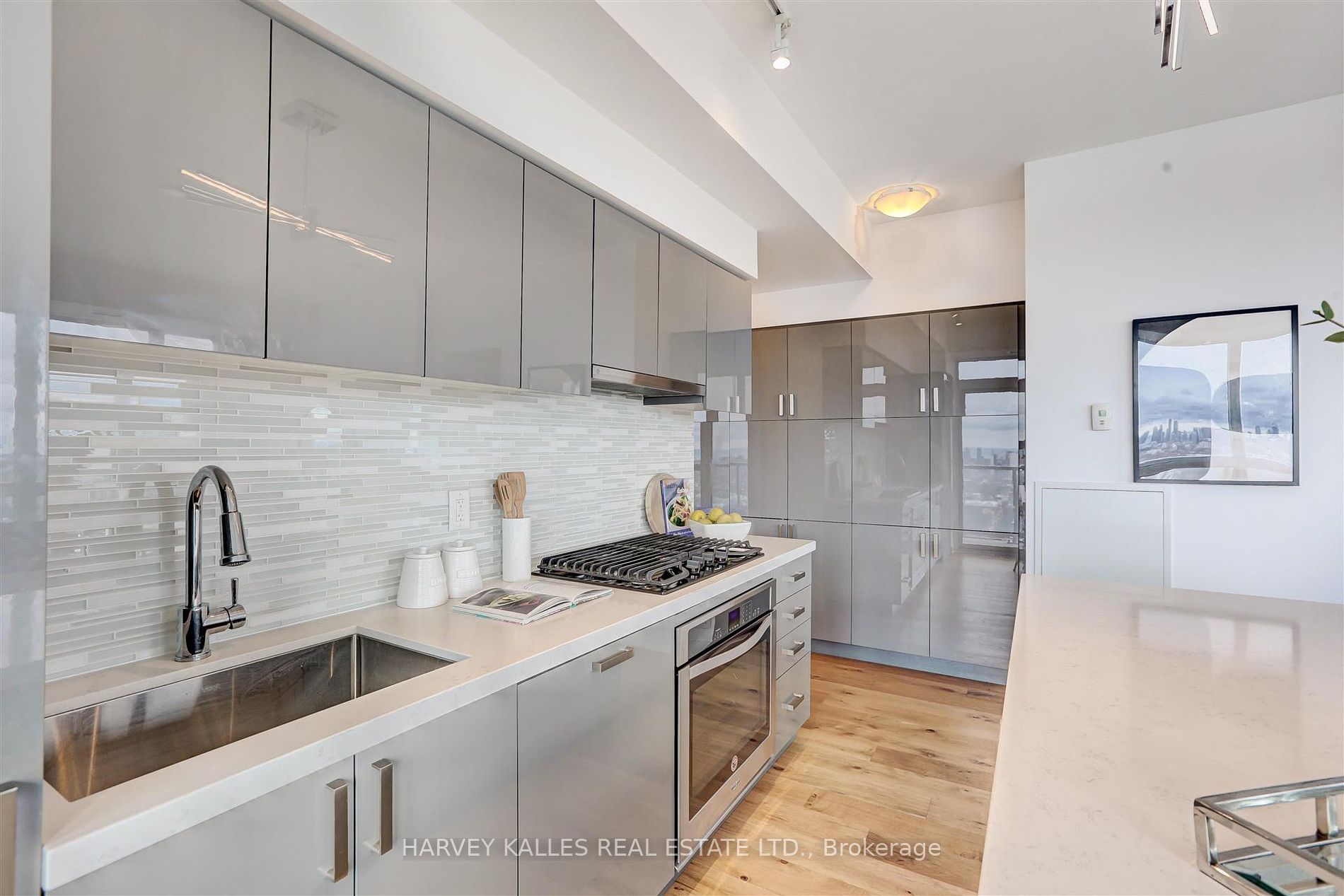 501 St Clair Ave W, #1905