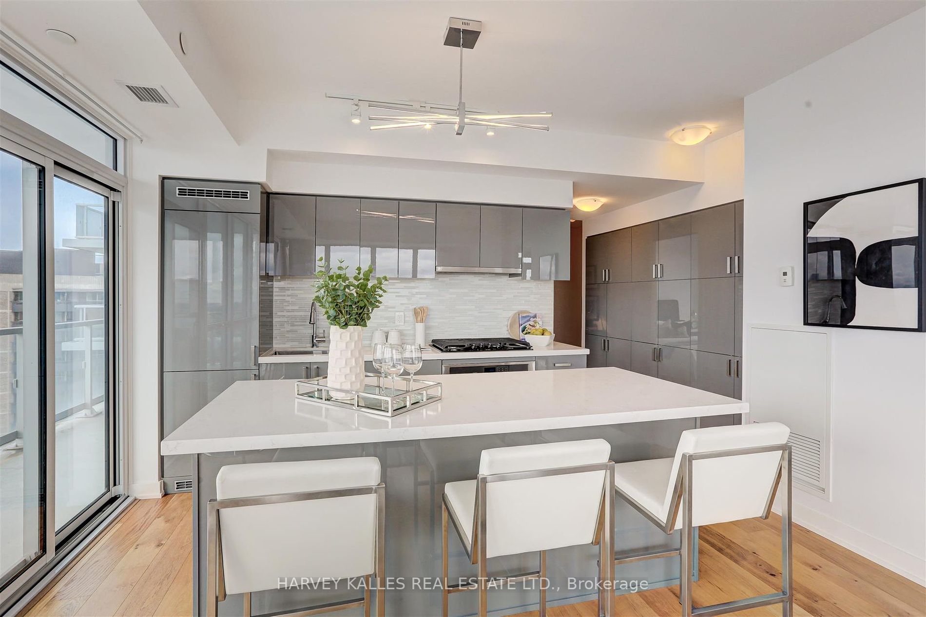 501 St Clair Ave W, #1905