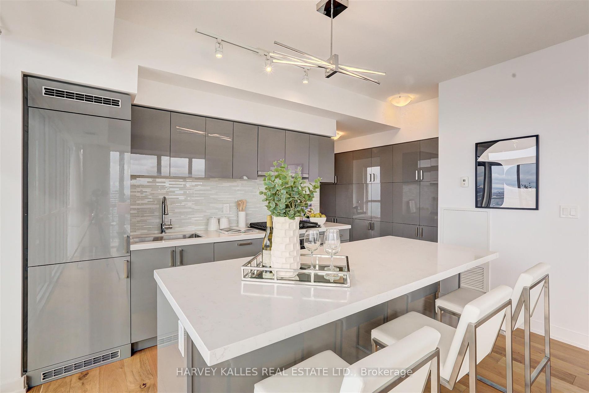 501 St Clair Ave W, #1905