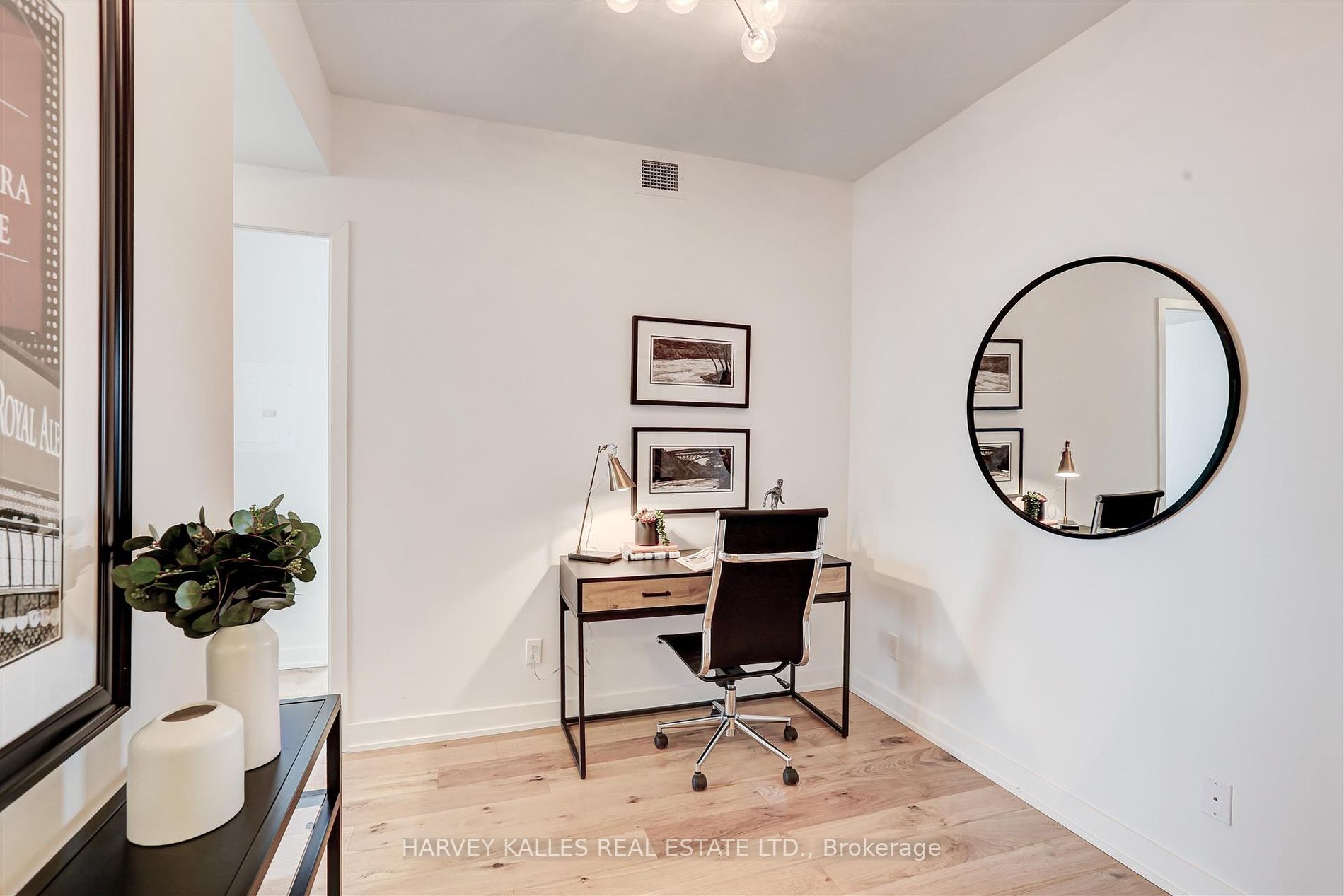 501 St Clair Ave W, #1905