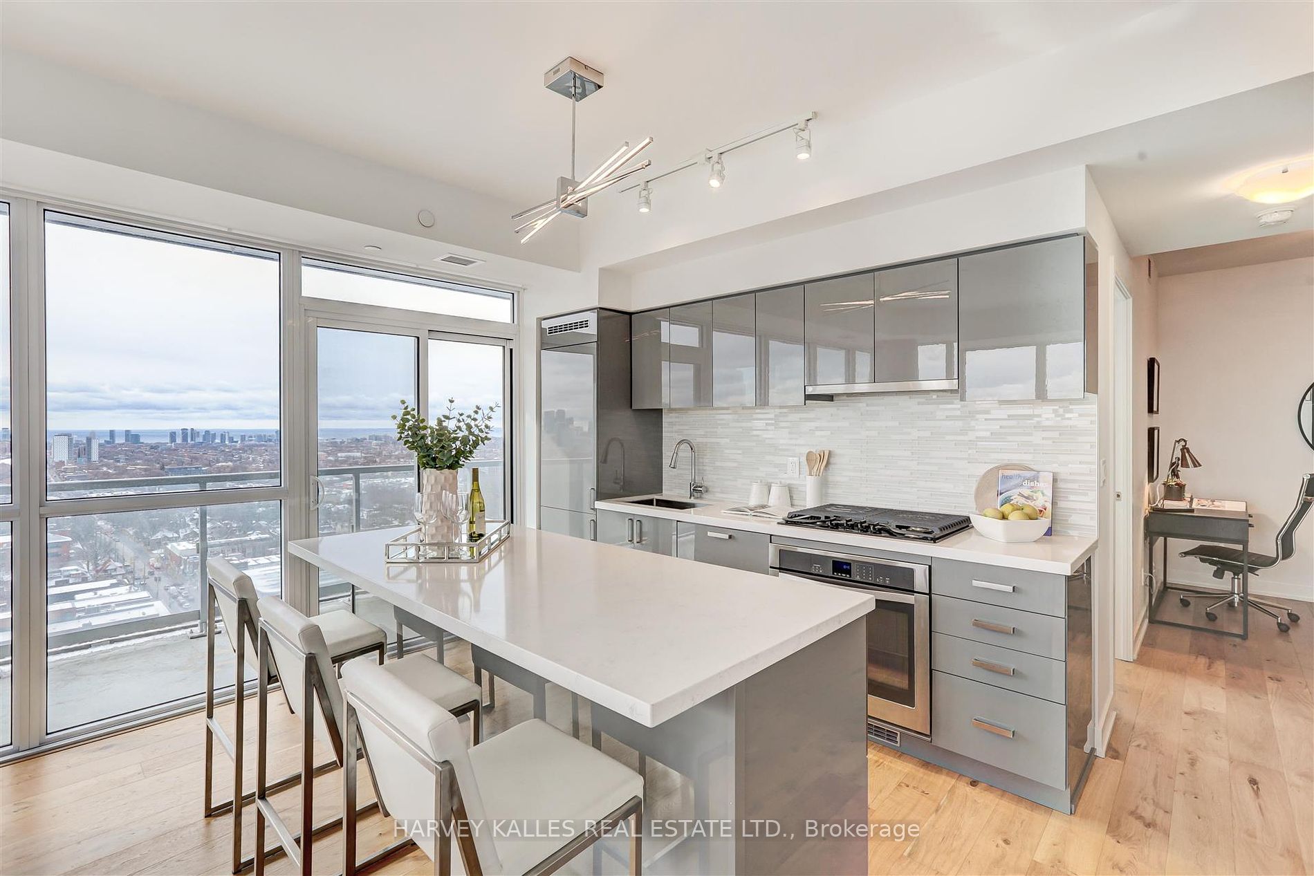 501 St Clair Ave W, #1905