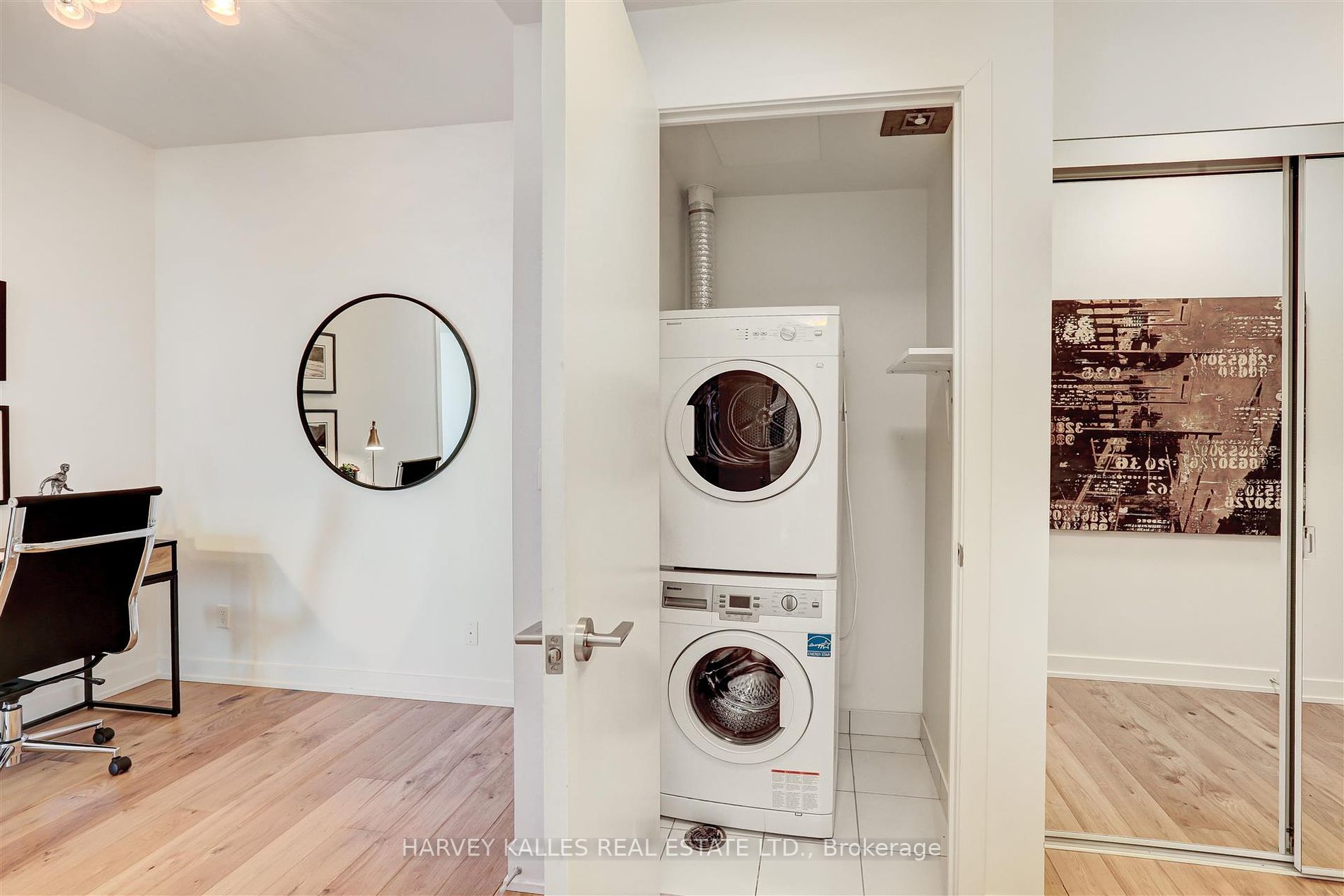 501 St Clair Ave W, #1905