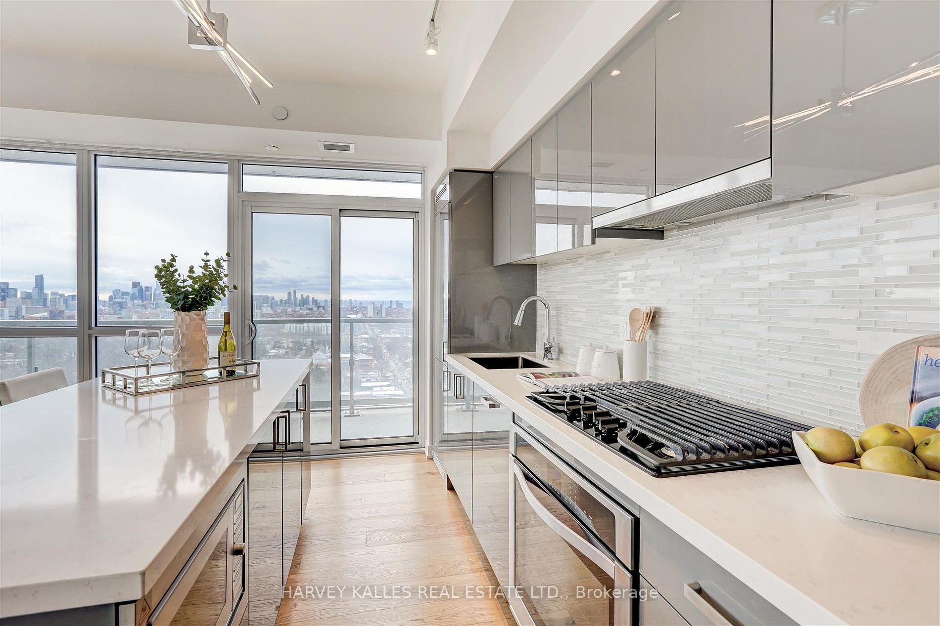 501 St Clair Ave W, #1905