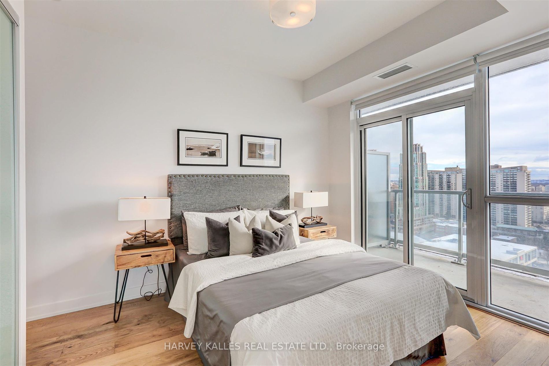 501 St Clair Ave W, #1905