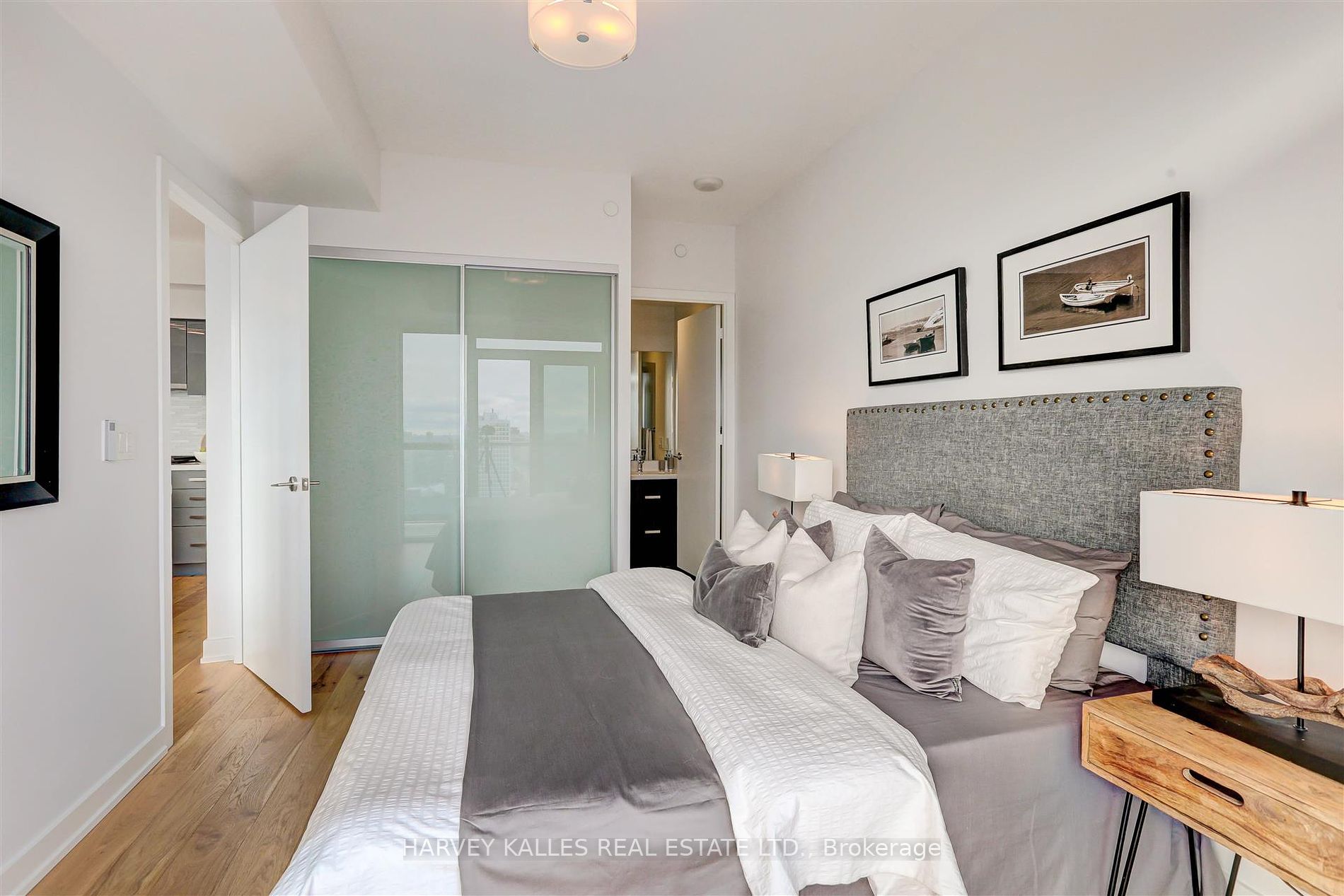 501 St Clair Ave W, #1905