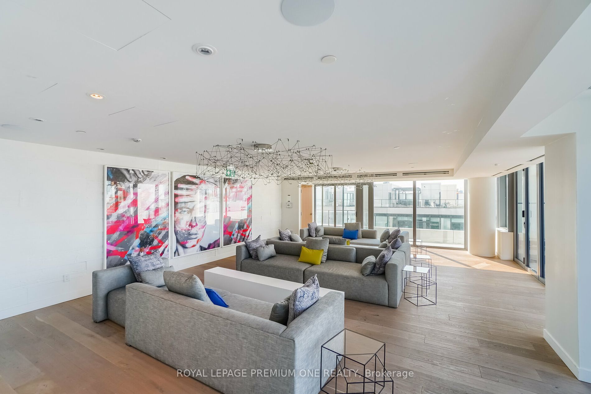 8 Hillsdale Avenue, #923