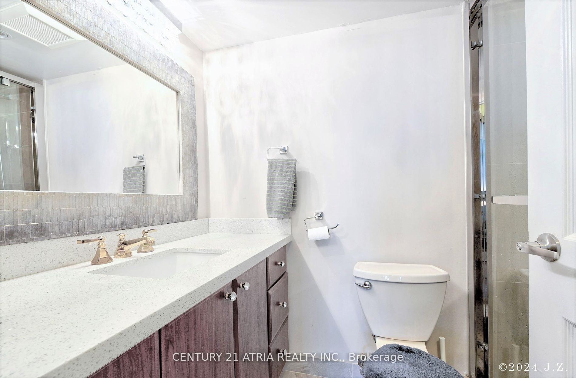 55 Skymark Drive, #605