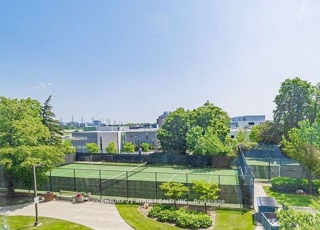 55 Skymark Drive, #605