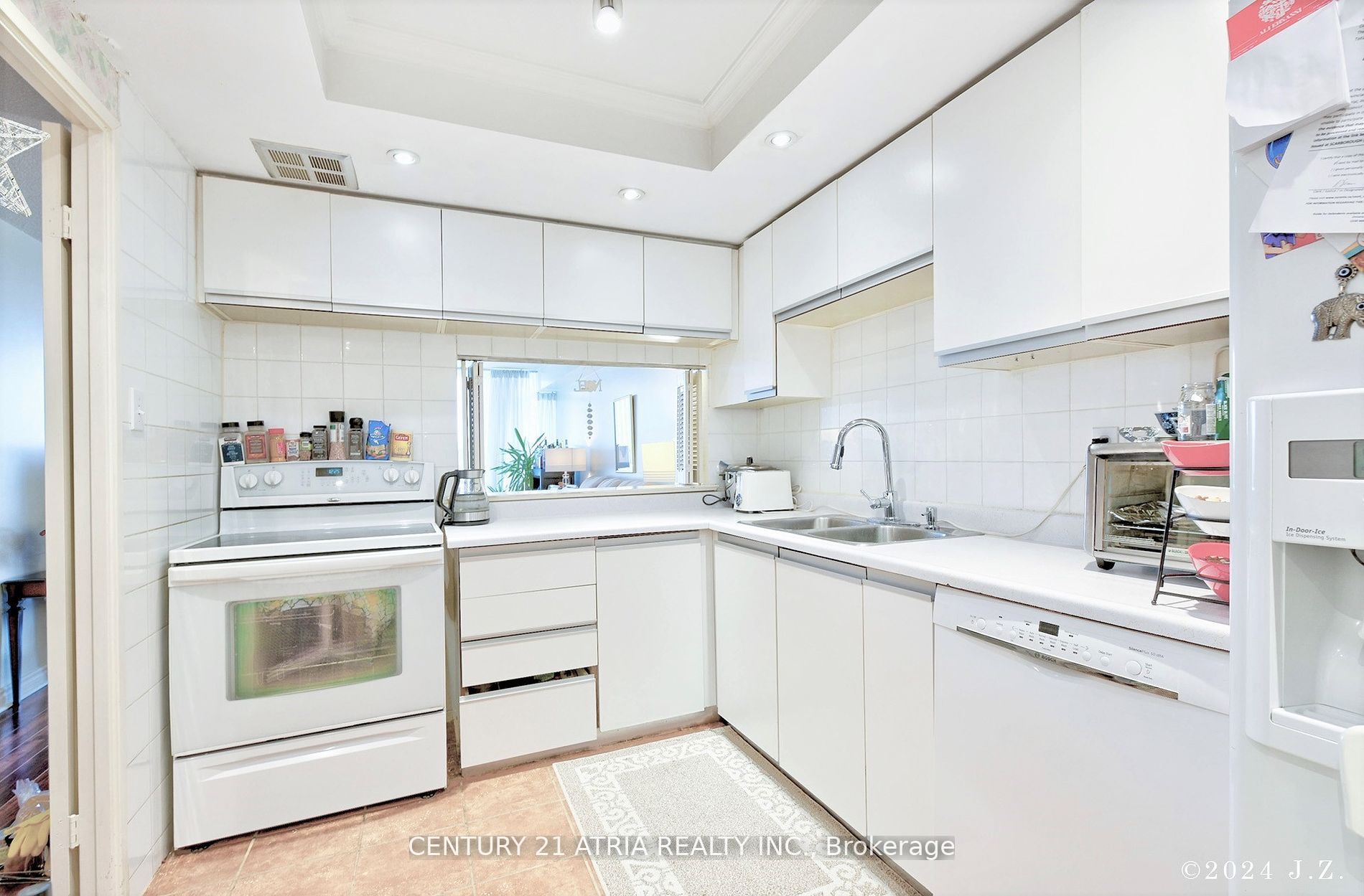 55 Skymark Drive, #605