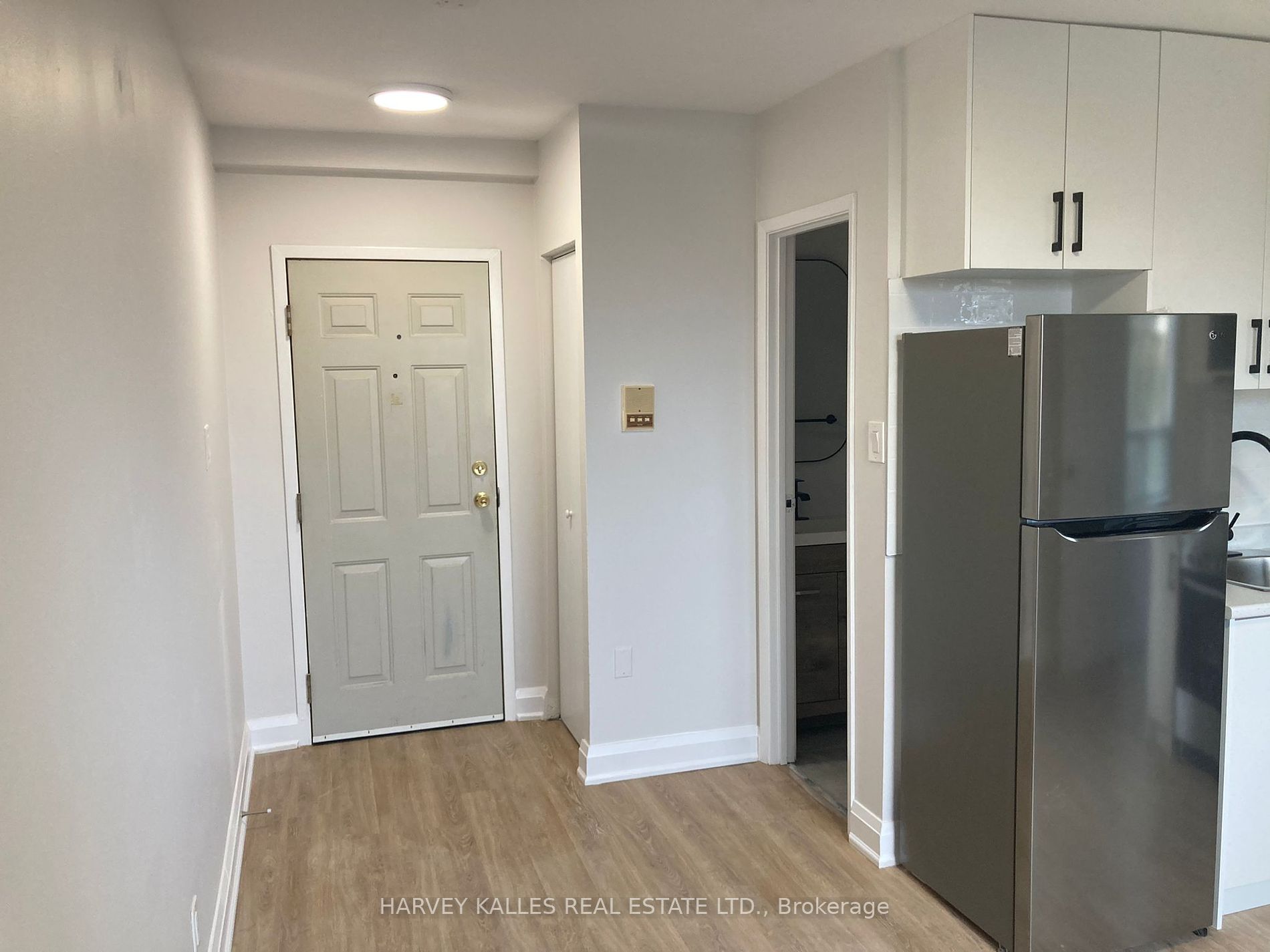 399 Dupont St, #104