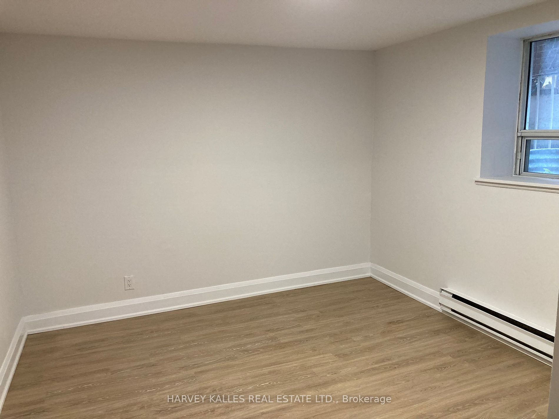 399 Dupont St, #104
