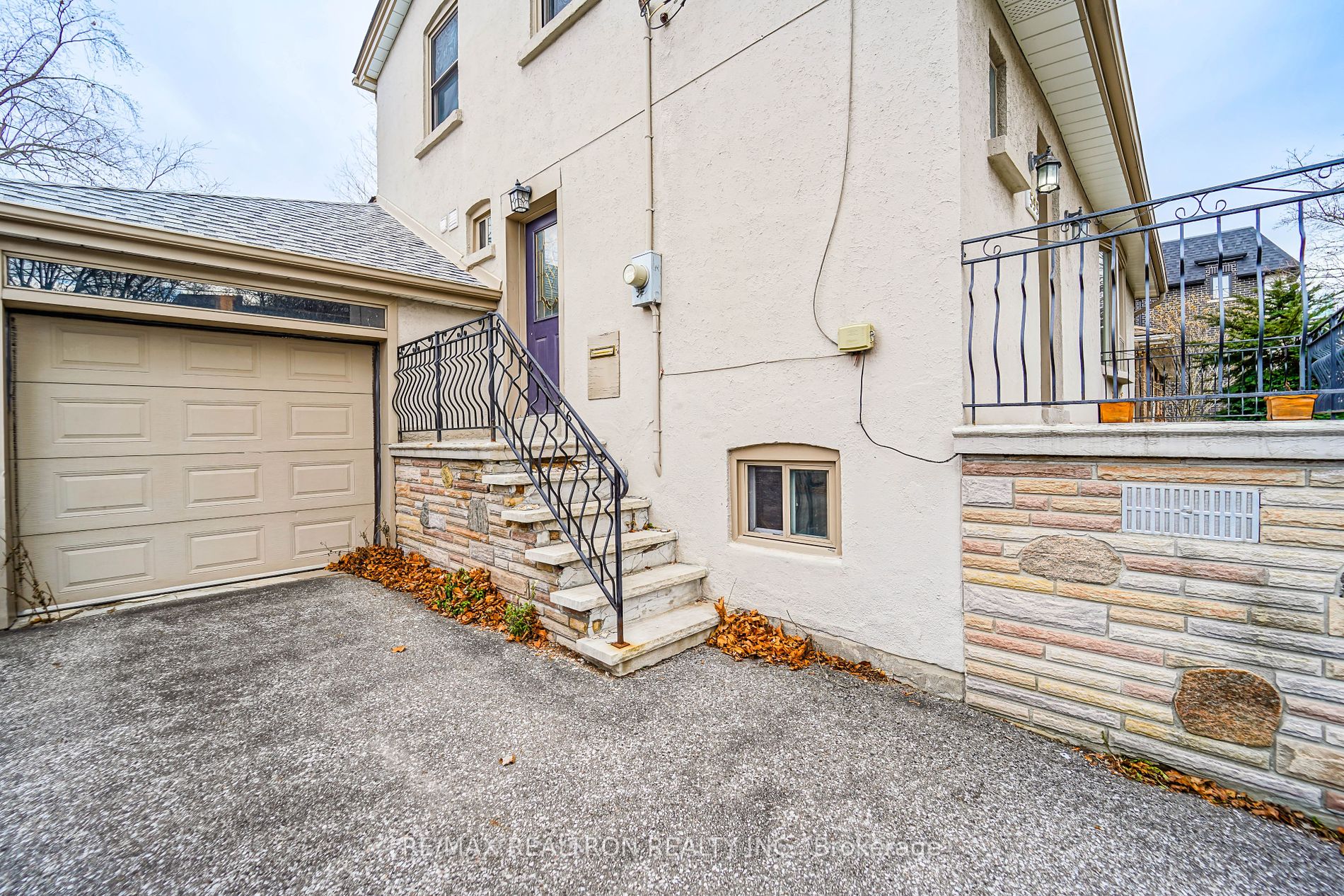 599 Conacher Drive