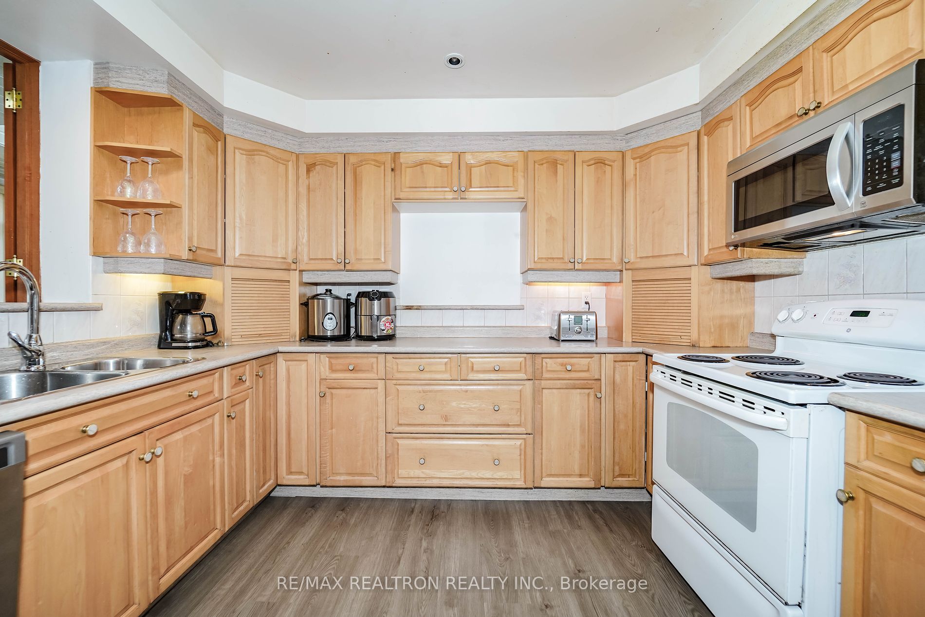 599 Conacher Drive