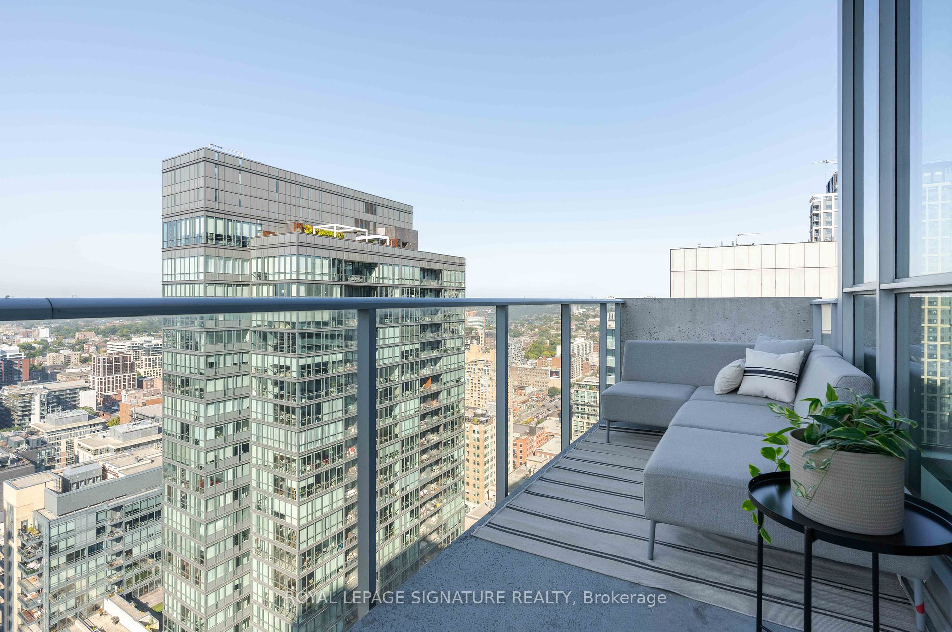 375 King St W, #Ph3508