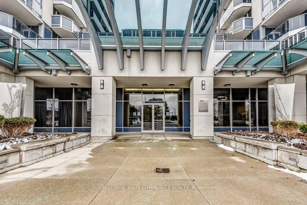 5793 Yonge St, #211