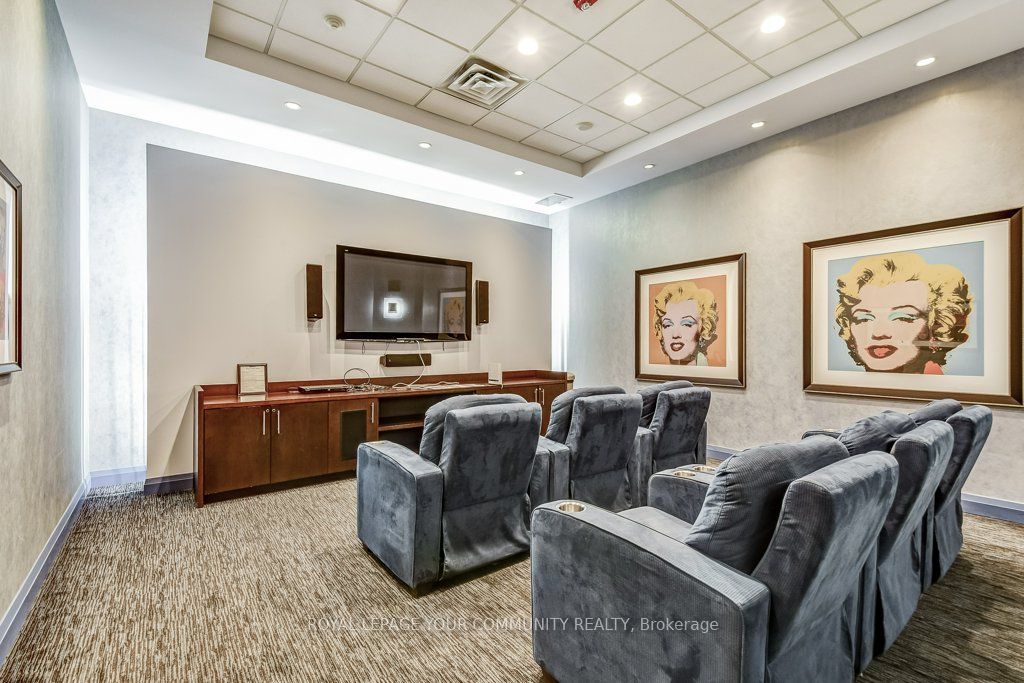 5793 Yonge St, #211