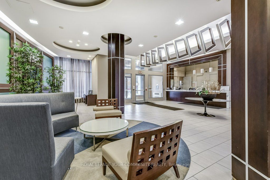 5793 Yonge St, #211