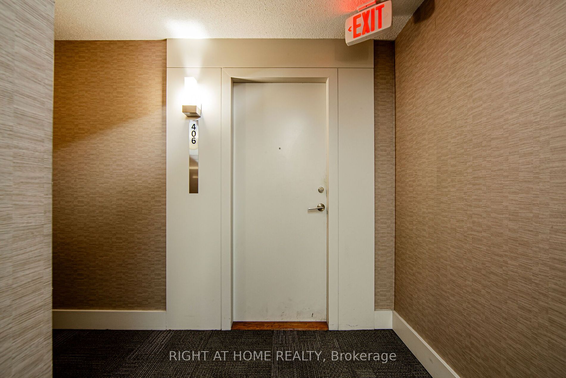 25 Carlton St, #406