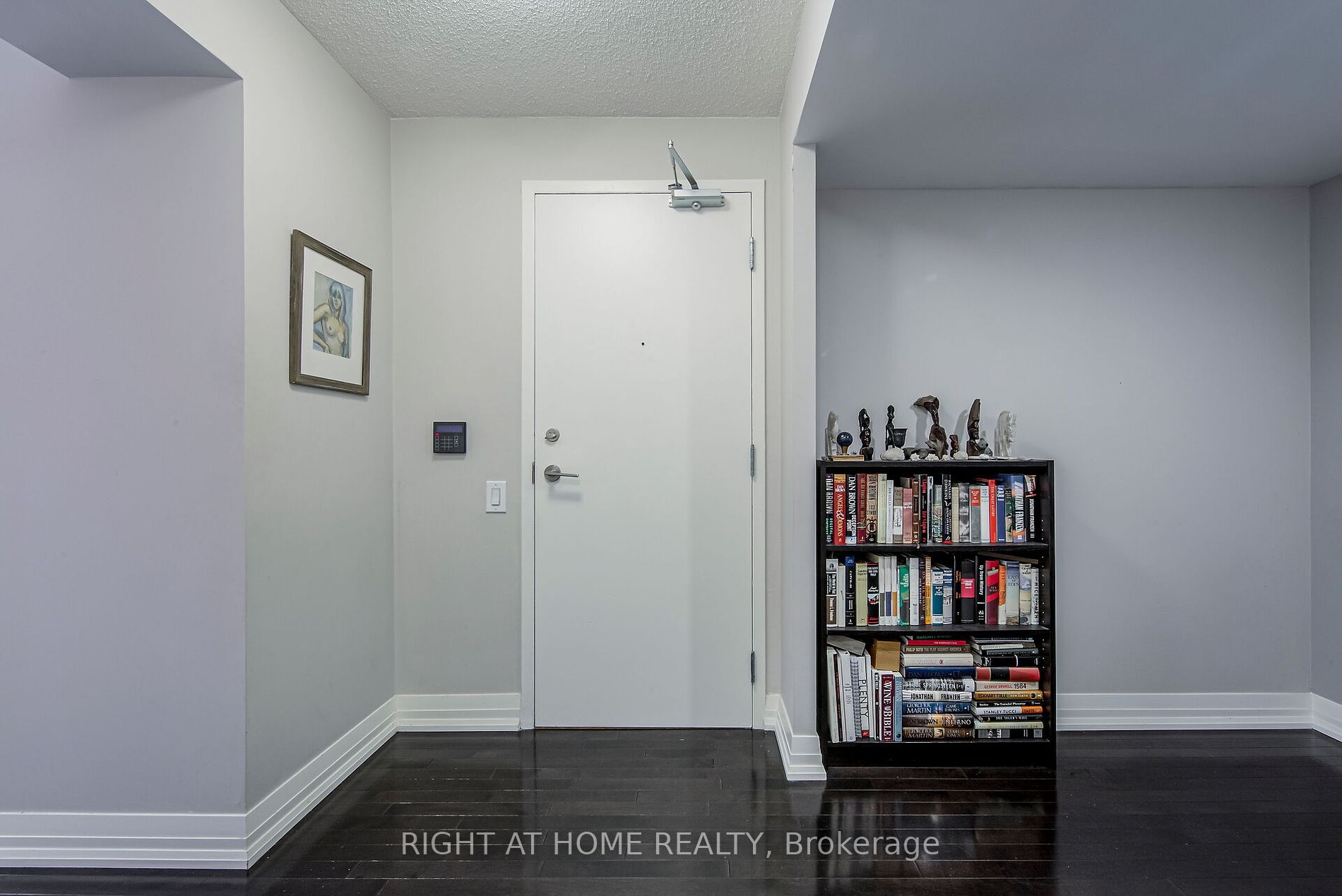 25 Carlton St, #406