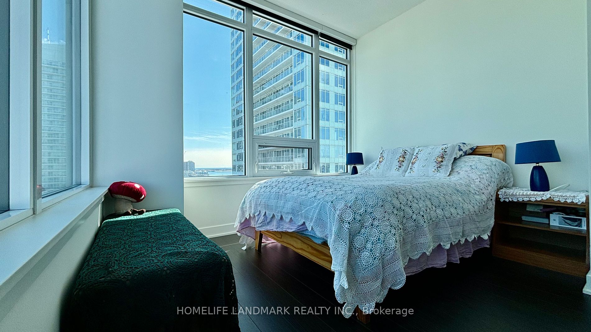 19 Bathurst Street #2906
