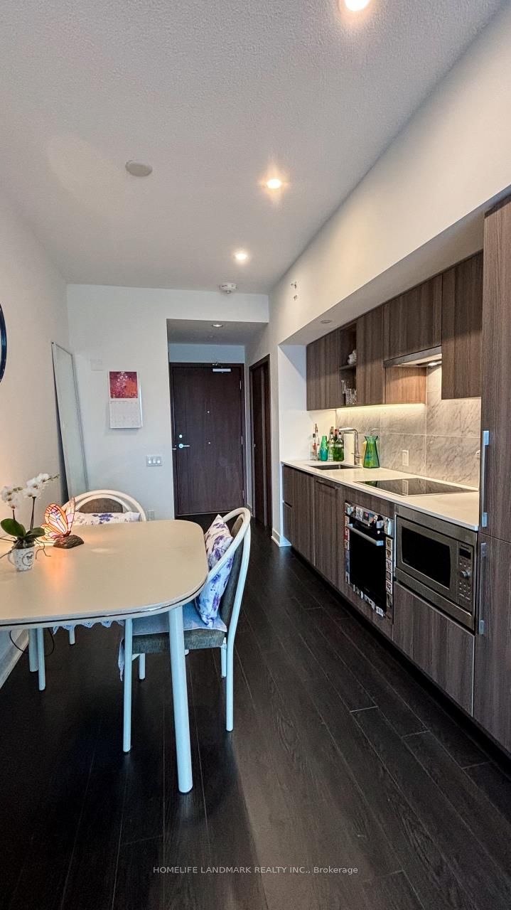 19 Bathurst Street #2906