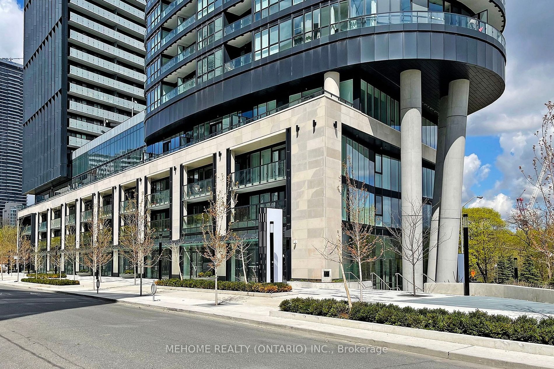 585 Bloor St E, #3119