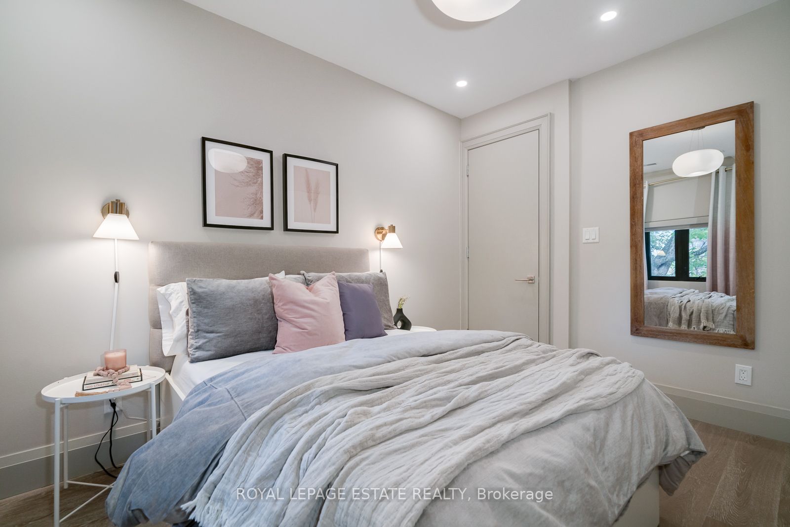 32 Servington Crescent