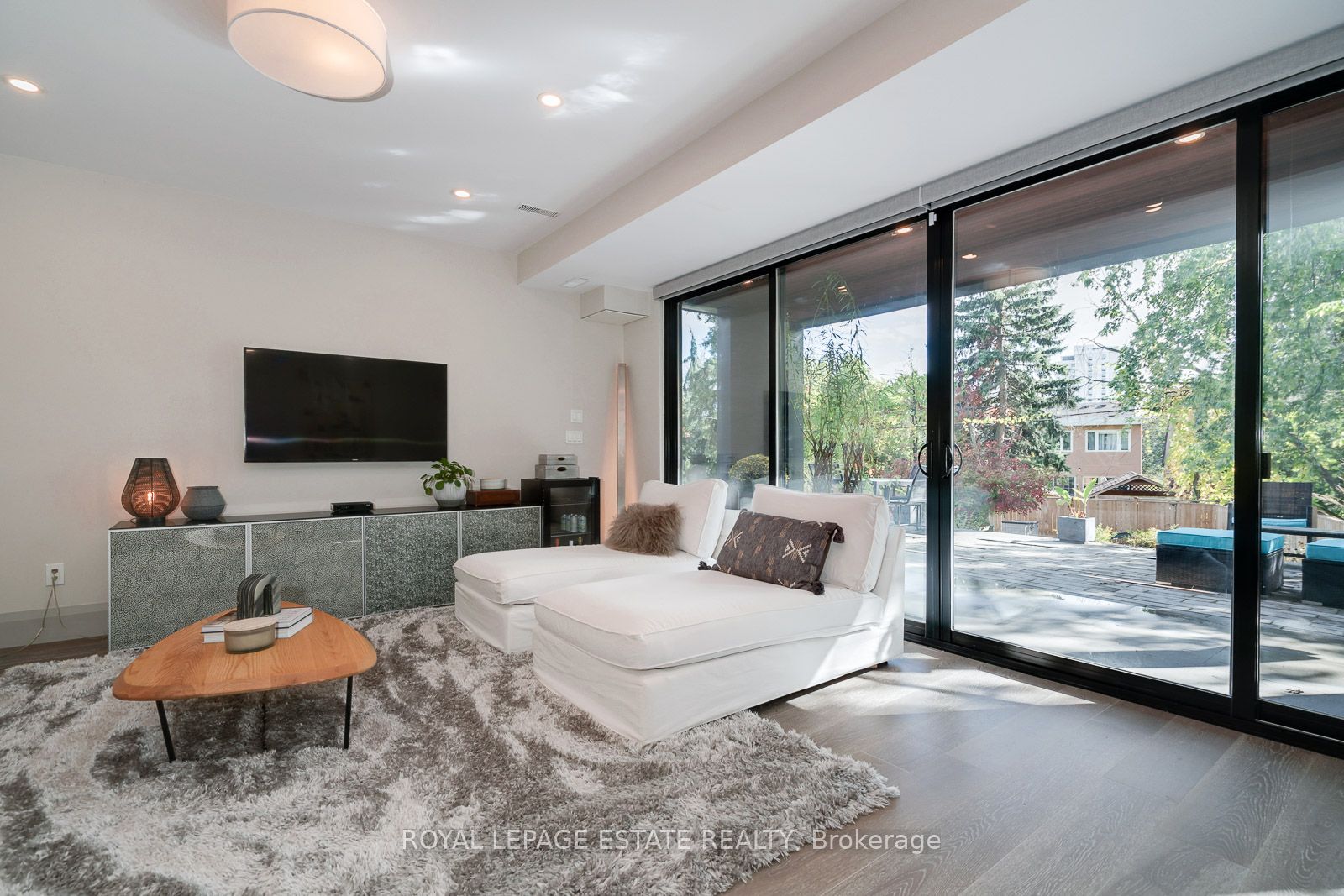 32 Servington Crescent